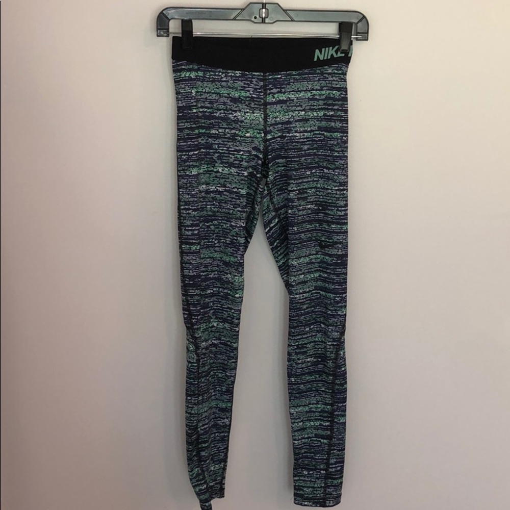 NWOT Nike Pro leggings